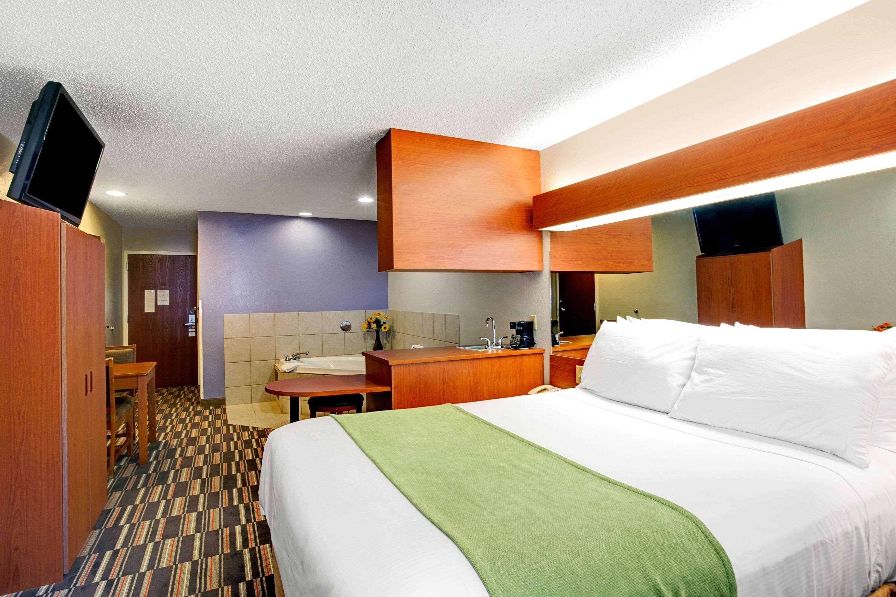 Microtel Inn & Suites By Wyndham צ'ירוקי מראה חיצוני תמונה