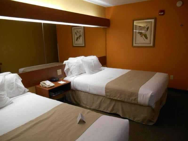 Microtel Inn & Suites By Wyndham צ'ירוקי מראה חיצוני תמונה